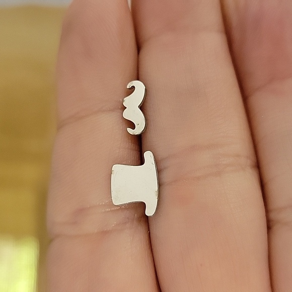 STEAMPUNK Hat & Mustache Stud Earrings, unisex - Picture 3 of 7